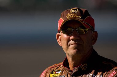 Kansas City, KS USA - 28 Eylül 2007: Dale Jarrett Kansas 'ta NNCS Lifelock 400' ün Kansas City, KS.