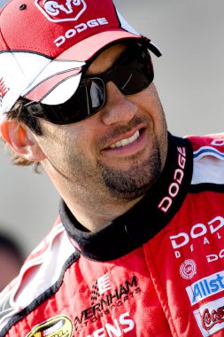 17 Ağustos 2007 - Brooklyn, MI, ABD: Elliott Sadler, Brooklyn, MI 'da NNCS 3M Performansı 400 koşusu için Michigan Uluslararası Yarış Pistinde bekliyor.