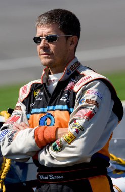 Brooklyn, MI USA - 17 Ağustos 2007: Ward Burton, Brooklyn 'deki NNCS 3M Performansı 400 koşusu için Michigan Uluslararası Yarış Pisti' ne katılmayı bekliyor..