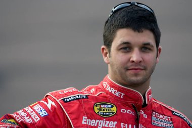 Phoenix, AZ USA - 11 Şubat 2001: Reed Sorenson Phoenix Uluslararası Yarış Pisti 'nde NASCAR Nextel Cup Checker Auto Parts 500 yarışına katılmayı bekliyor..