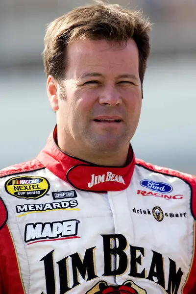 Brooklyn, MI USA - 17 Ağustos 2007: Robby Gordon, Brooklyn 'deki NNCS 3M Performans 400 koşusu için Michigan Uluslararası Yarış Pisti' nde bekliyor