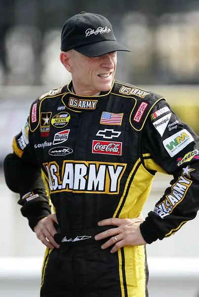 Indianapolis, IN - 4 Ağustos 2007: Mark Martin, Pennsylvania 500 yarışına katıldığı sırada Long Pond, PA.