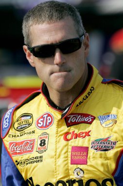 Richmond, VA - 07 Eylül 2007: Bobby Labonte Richmond, VA 'daki Richmond Uluslararası Yarış Pisti' nde Chevrolet Rock and Roll 400 antrenmanı sırasında.