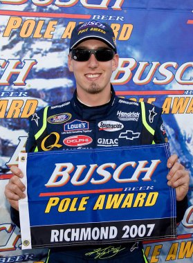 Richmond, VA USA - 7 Eylül 2007: Kyle Busch Richmond Uluslararası Yarış Pisti 'nde Richmond, VA' da 250. NBS Emerson Radyosu 'nun açılışına başladı..
