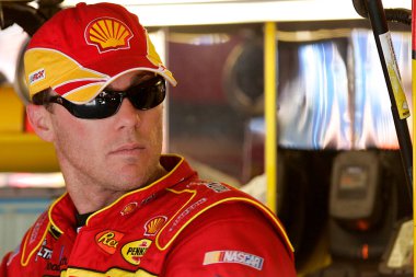 Talladega, AL - 06 Ekim 2007: Talladega, AL 'deki Talladega Superspeedway' de UAW-Ford 500 antrenmanı sırasında Kevin Harvick.