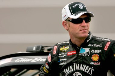 Talladega, AL - 07 Ekim 2007: Clint Bowyer Talladega, AL 'deki Talladega Superspeedway' de UAW-Ford 500 elemeleri sırasında.