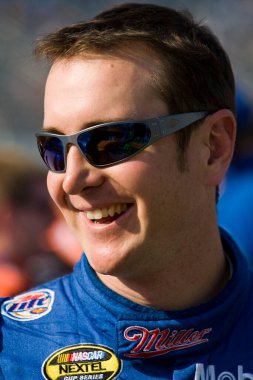 Ft. Worth, TX - 02 Kasım 2007: Kyle Busch Fort Worth, Texas Motor Speedway 'de NNCS Dickies 500 elemeleri sırasında