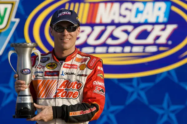 Ft. Worth, TX - 03 Kasım 2007: Kevin Harvick Fort Worth, Texas Motor Speedway 'de NBS O' Reilly Yarışmasını kazandı