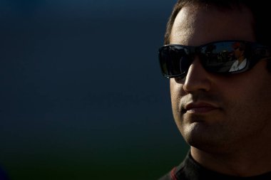 Fort Worth, TX USA - 02 Kasım 2007: Juan Pablo Montoya Texas Motor Yarış Pisti 'nde NASCAR Nextel Kupası Dickies 500' ü koşmak için bekliyor..