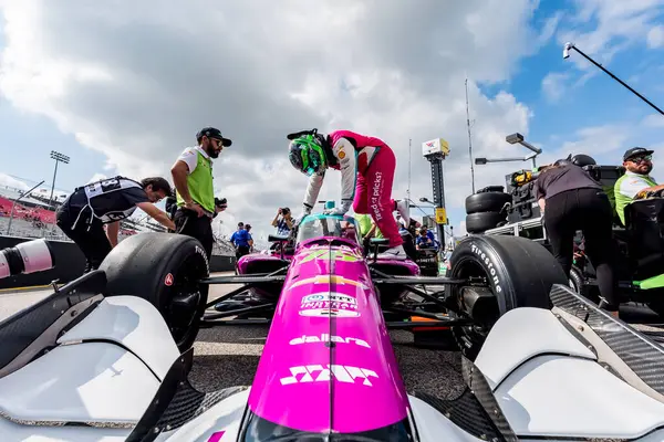 NTT INDYCAR SERIES sürücüsü, CONOR DALY (76) (ABD) (Noblesville, IN), Madison, IL 'deki World Wide Technology Raceway' de Bommarito Otomotiv Grubu 500 'e katılmaya hak kazandı..