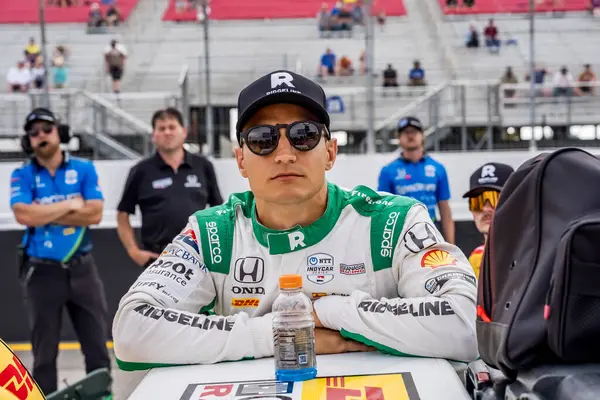 Barcelona, İspanya 'dan NTT INDYCAR SERIES sürücüsü ALEX PALOU (10), Madison, IL' deki World Wide Technology Raceway 'deki Bommarito Otomotiv Grubu 500' e katılmaya hazırlanıyor..