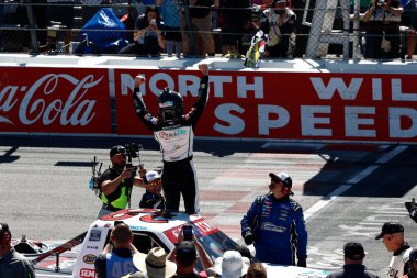 Chandler Smith (38), Kuzey Wilkesboro, NC 'de Pencere Dünyası 250' yi kazandı..