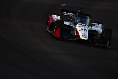 Toronto, Kanada 'dan DEVLIN DEFRANCESCO (30) (CAN), Madison IL' deki World Wide Technology Raceway 'de Bommarito Otomotiv Grubu 500' ün antrenman oturumunda yolda ilerliyor..