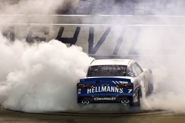 JUSTIN ALLGAIER (7), Nashville, TN 'de Tennessee Lotosu' nu kazandı..