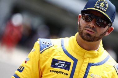 Indianapolis, ABD - 26 Temmuz 2025: Matt DiBenedetto Indianapolis, IN 'deki Pennzoil 250 için hazırlanıyor.