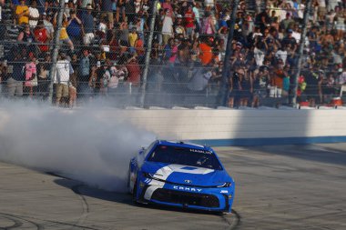 Chesterfield 'den DENNY HAMLIN (11), VA Dover, DE Otomotiv 400' ü kazandı.