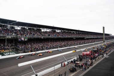Tokyo, Japonya 'dan Takuma Sato (75), Gainbridge' in Indianapolis Yarış Pisti 'nde sunduğu 109..