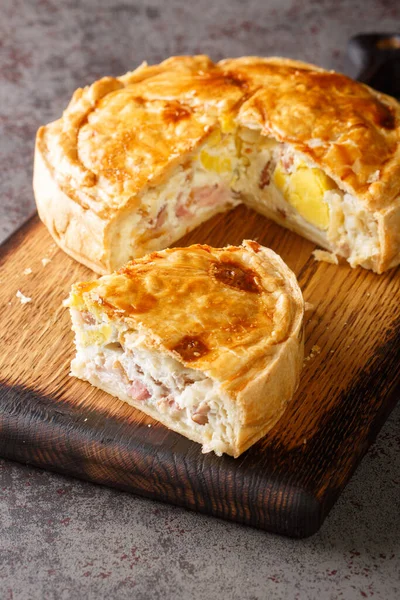 New Zealand Classic Puff Pastry Pie Eggs Bacon Close Wooden — Stock Photo, Image