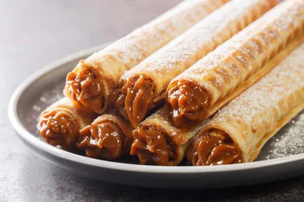 Rollos Oblea Caseros Con Leche Condensada Regalo Favorito Primer Plano —  Fotos de Stock