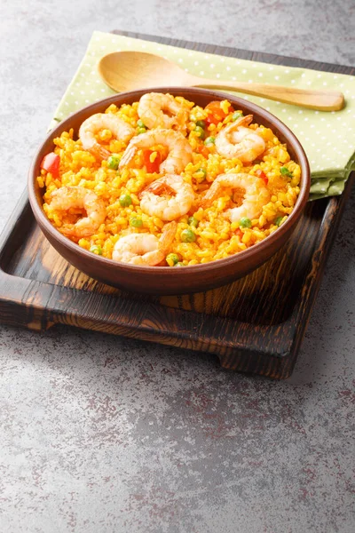 Γεύση Ισπανικό Κίτρινο Ρύζι Και Γαρίδες Λαχανικά Και Μπαχαρικά Closeup — Φωτογραφία Αρχείου