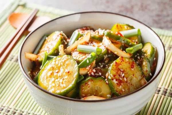 Salade Épicée Concombre Coréen Sauce Kimchi Avec Des Graines Sésame — Photo