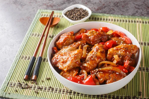 Stir Fry Black Pepper Chicken Pieces Crunchy Onion Bell Peppers — Stock Photo, Image