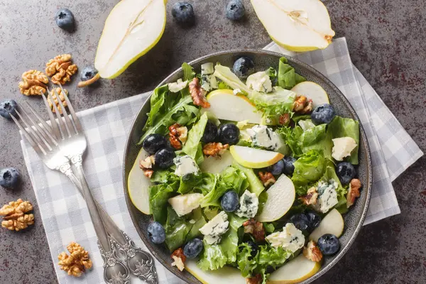 Gourmet Salad Sweet Pears Blueberries Blue Cheese Lettuce Walnuts Close — Stock Photo, Image