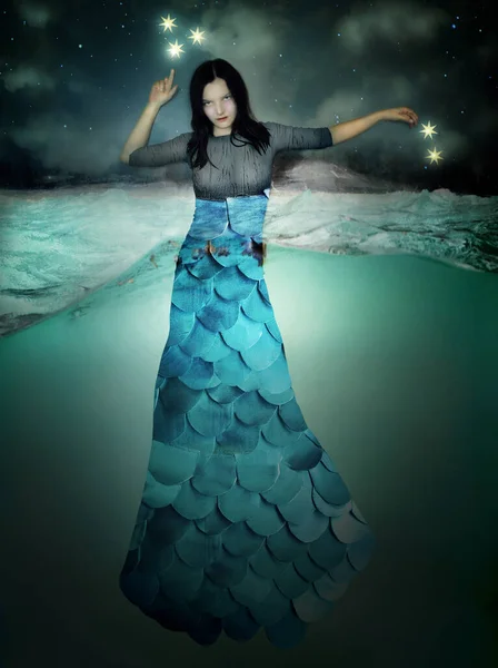 Krásný Obraz Představující Mladou Ženu Podobnou Mořské Panně Ponořenou Vody — Stock fotografie