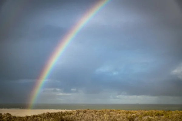 Regenboog Het Strand Van Het Eiland Texel Nederlanden — Stockfoto