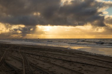 Teksas 'ın Hollandalı adasında gün ışığı ve gün batımı