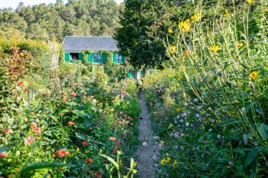 Monet 'in evi ve bahçeleri Kuzey Fransa, Giverny' de.