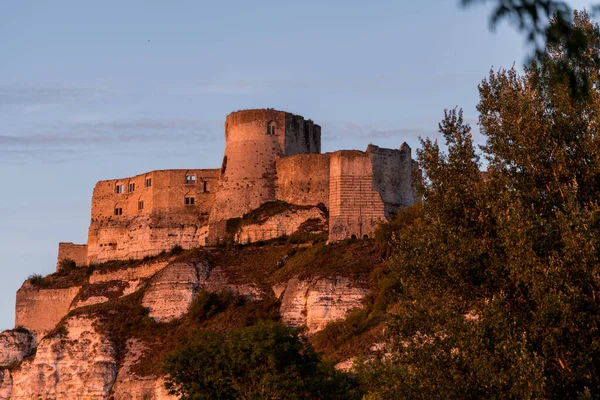 Chateau Beynac Torres Sobre Cidade Beynac Que Agarra Rochas Uma — Fotografia de Stock