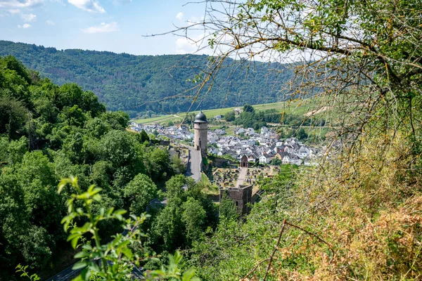 View Mountains German Town Zell Moselle Forests Vineyards Background — Stock Photo, Image