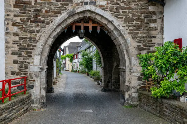 Ein Tor Der Alten Stadtmauer Des Dorfes Erpel Erpel Liegt — Stockfoto