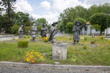 Pons, Fransa, 05-05-2025: Charente Denizcilik yaşam boyu pelgrim of Compostela Pelgrims odasını işaret ediyor