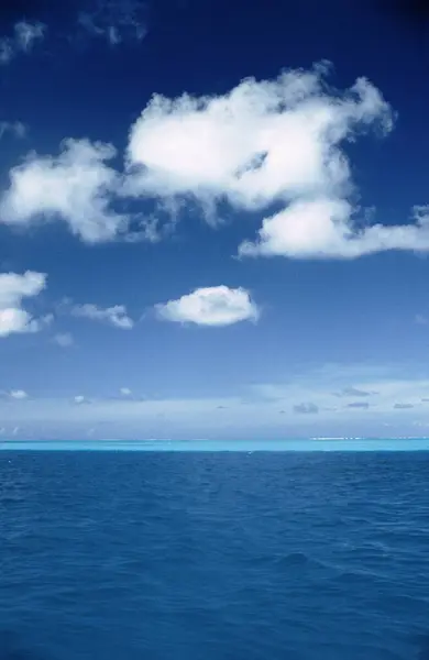 Τροπικό Θαλάσσιο Τοπίο Ωκεανός Και Ουρανός — Φωτογραφία Αρχείου