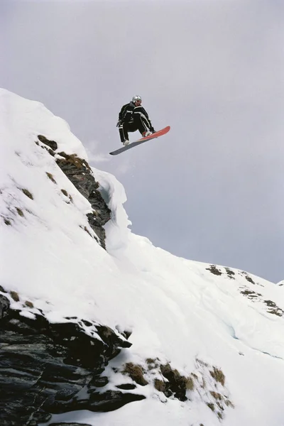 Snowboarder Jumping Hill Jungfrau Region Suisse — Photo