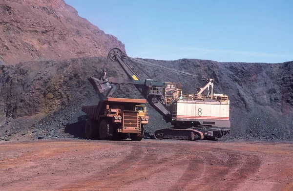 Iron Ore Mining Open Cut Australia — стокове фото