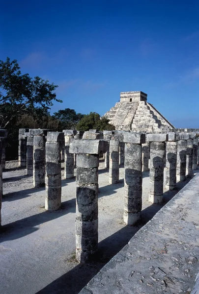 Площадь Тысячи Колонн Пирамиды Кукулкан Чичен Ица Мексика — стоковое фото