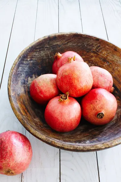 Pomegranates Wooden Bowl Studio Shot — Stock Photo, Image