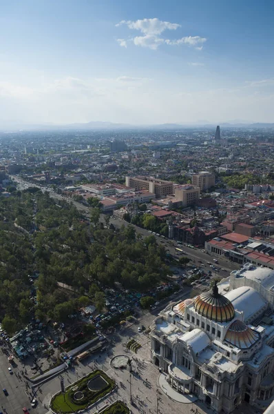 Alameda Central和Palacio Bellas Artes Distrito Federal 墨西哥城 — 图库照片