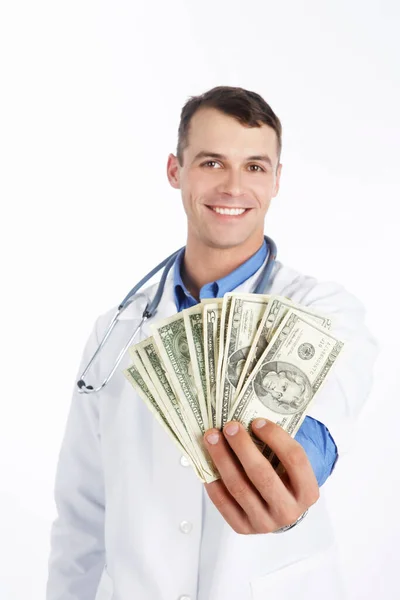Retrato Doctor Holding Dinheiro — Fotografia de Stock