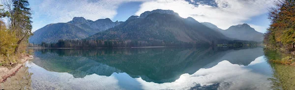 Paisagem Das Montanhas Refletida Lago Outono Langbathsee Áustria — Fotografia de Stock