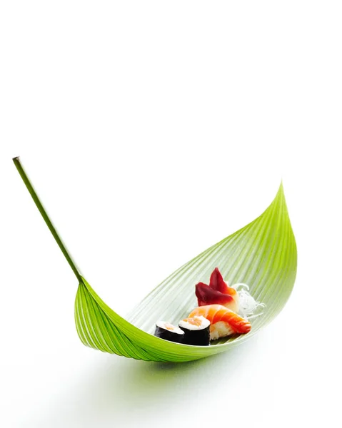 Sushi Bamboo Leaf Studio Shot — Stock Photo, Image