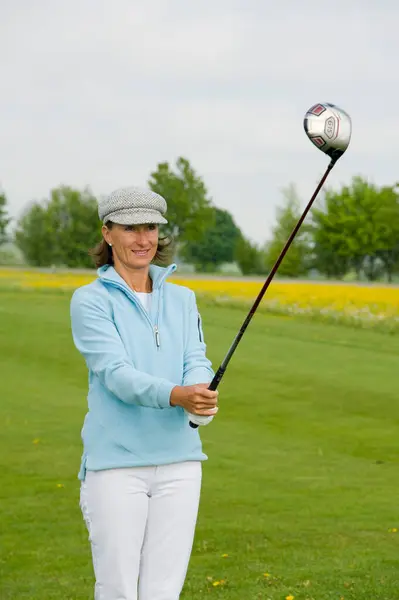 Woman Golfing Berchtesgaden Berchtesgadener Land Oberbayern Bayern Tyskland — Stockfoto