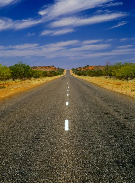 Outback Highway Австралии — стоковое фото