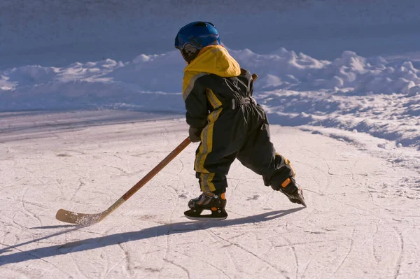Petit Garçon Jouant Hockey Sur Étang Gelé Fuschlsee Salzburger Land — Photo
