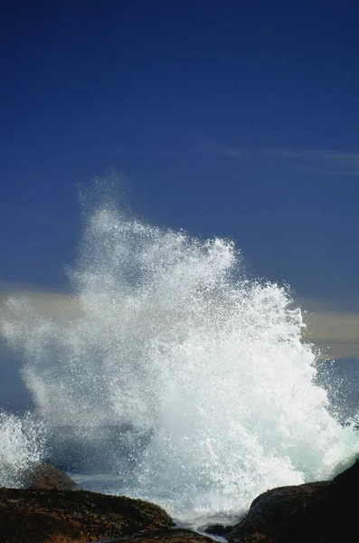 波が海岸 大西洋 ナマクオランド 南アフリカに衝突 — ストック写真