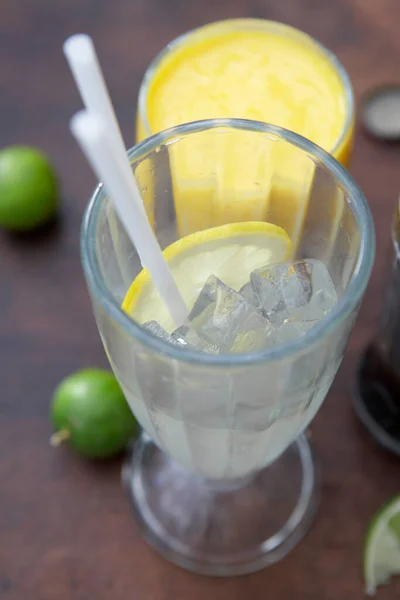 Lime Soda在玻璃杯里 — 图库照片