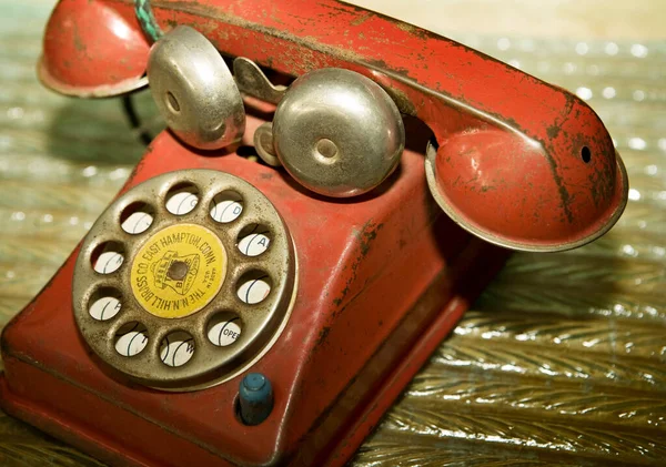老旧的玩具电话 — 图库照片